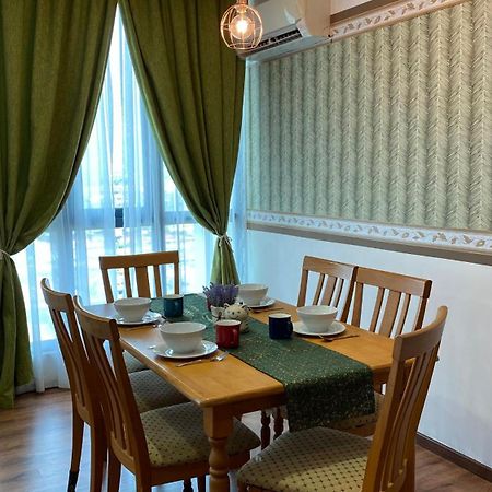 8Pax Cozy Home Stay Jazz Suites 1 Vivacity Kuching Sarawak 3Br Buitenkant foto