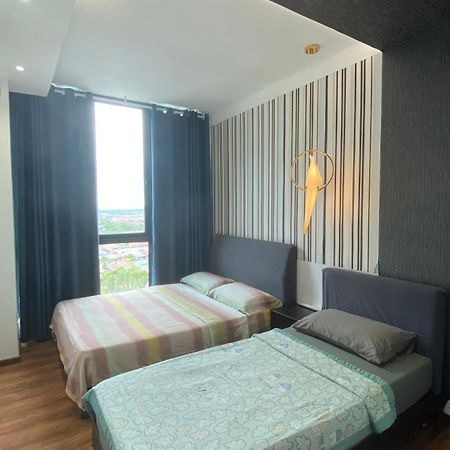 8Pax Cozy Home Stay Jazz Suites 1 Vivacity Kuching Sarawak 3Br Buitenkant foto