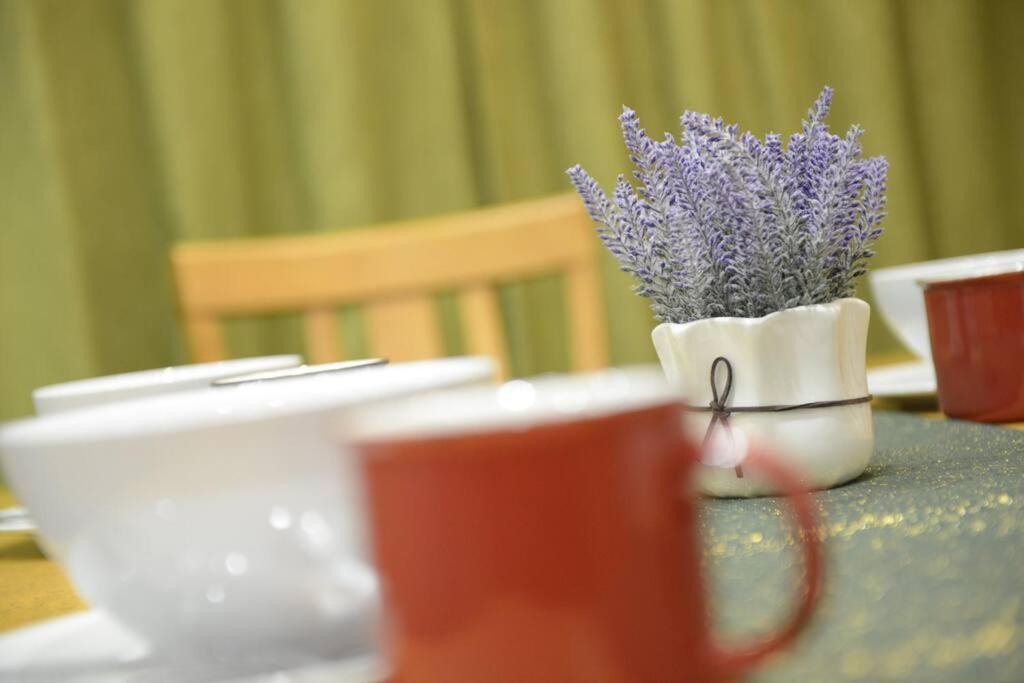 8Pax Cozy Home Stay Jazz Suites 1 Vivacity Kuching Sarawak 3Br Buitenkant foto