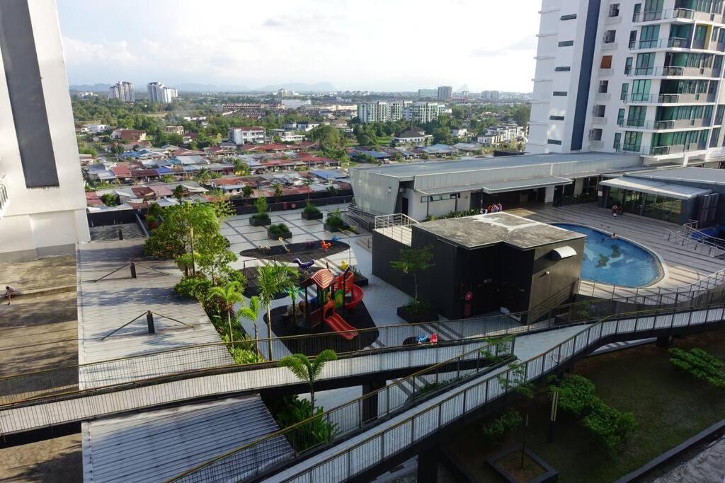 8Pax Cozy Home Stay Jazz Suites 1 Vivacity Kuching Sarawak 3Br Buitenkant foto
